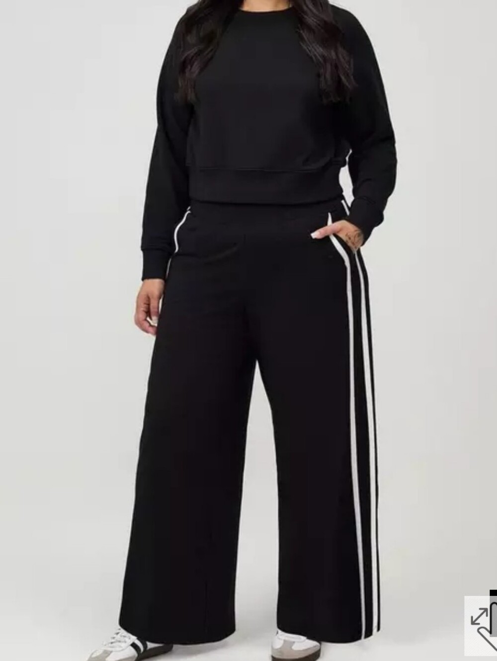 🆕️ Torrid 3X Wide Leg Track Pants with Side Stripe - Black